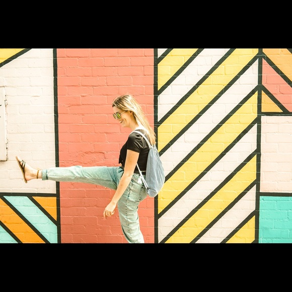 Meet your Posher, Karina - Picture 1 of 1